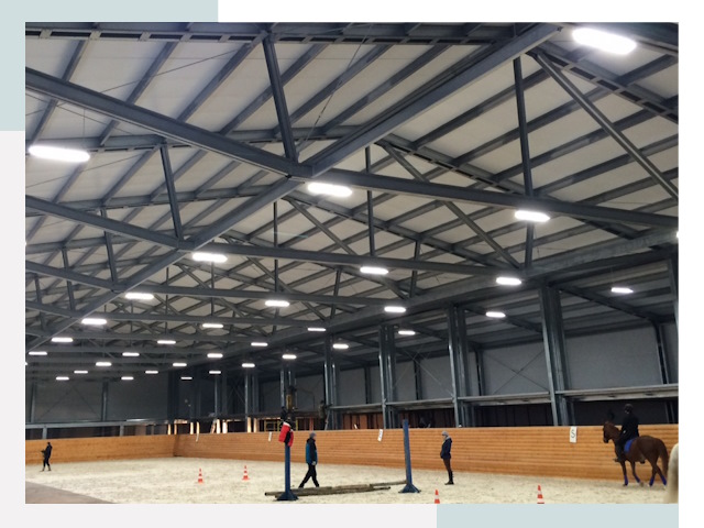 Строительство конных манежей от 613 руб в Югорск