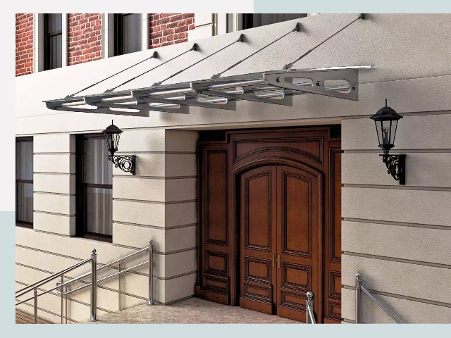 Металлические козырьки от 613 руб. в Югорске